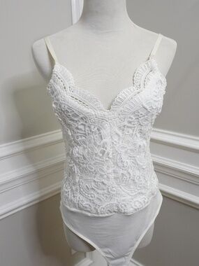 IRIS White Crochett Bodysuit, Size L